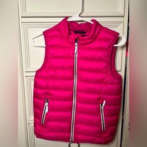 Hannah Anderson magenta puffer vest 💕
